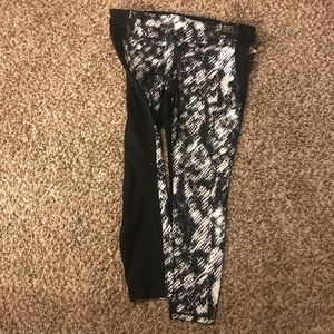 Gap fit gfast printed leggings
